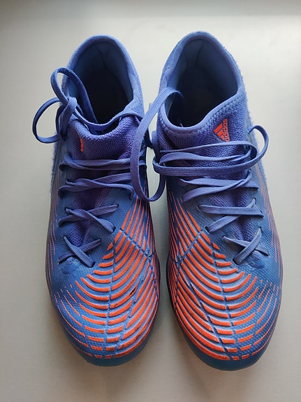 Adidas Predator nappikset, koko 40