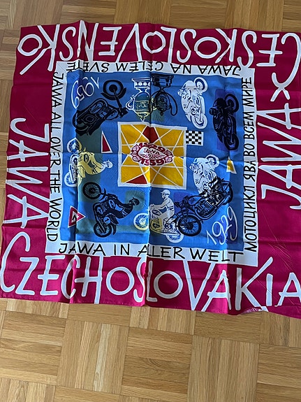 Jawa Czechoslovakia moottoripyörä-aiheinen huivi