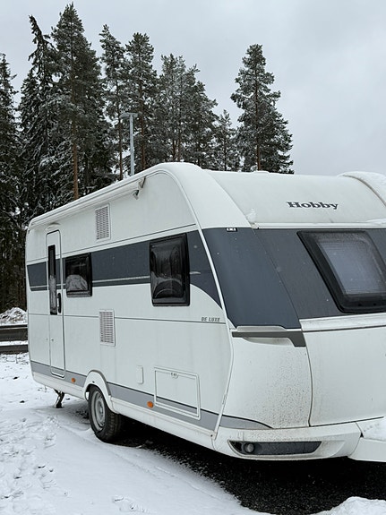 Vuokrattavana Asuntovaunu Hobby 495 -23