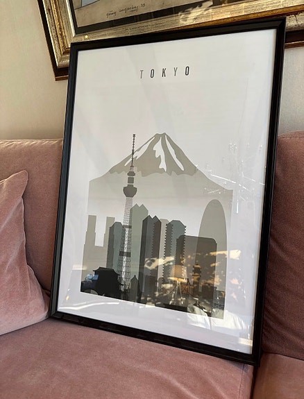 Tokyo-juliste kehystetty