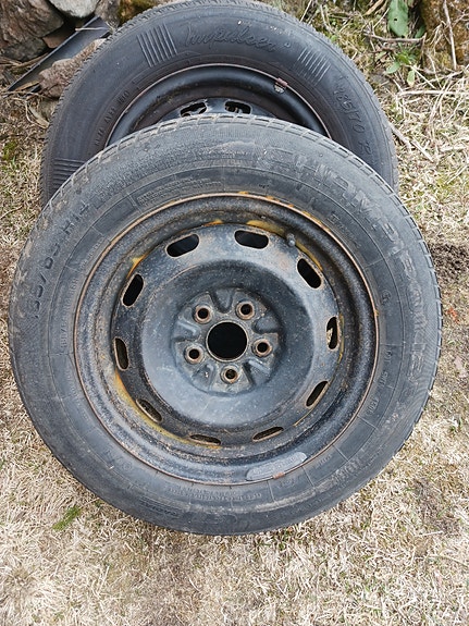 Toyota Carina E 14" kesärengas.