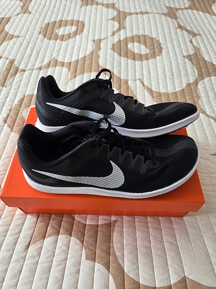 Nike piikkarit 44 uudet