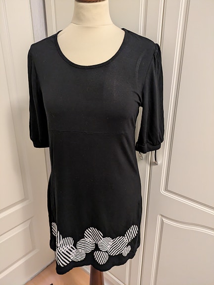 Finnwear mustavalkoinen tunika