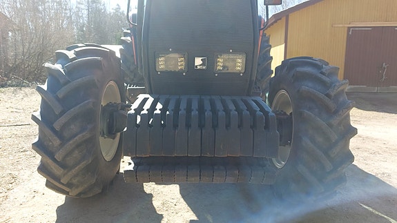 Valmet etupainosarja, sopii ainakin 6000 sarjaan