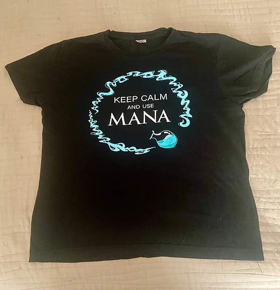 Keep calm and use Mana t-paita (M)