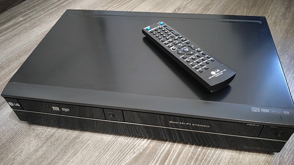 LG dvd/vhs nauhuri RC388
