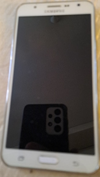 Samsung Galaxy Duos älypuhelin J7