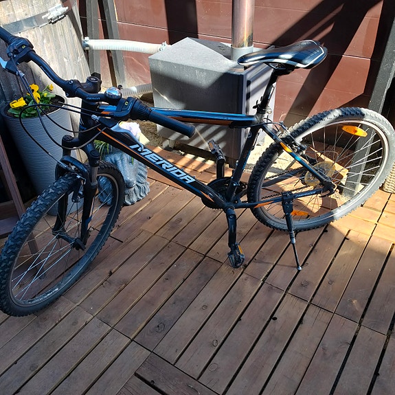 Merida maastopyörä musta