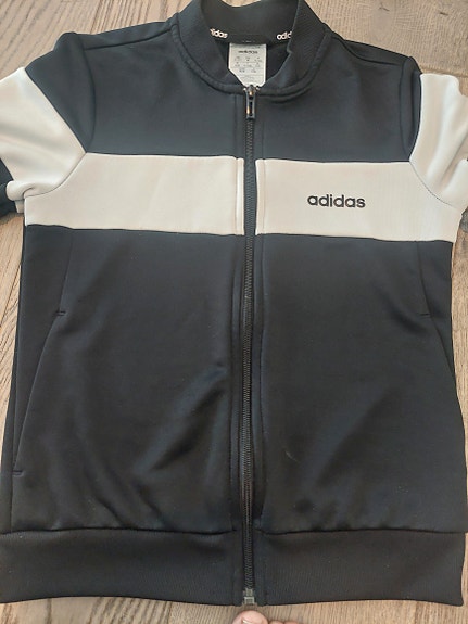 Hienompi Adidas verryttelytakki
