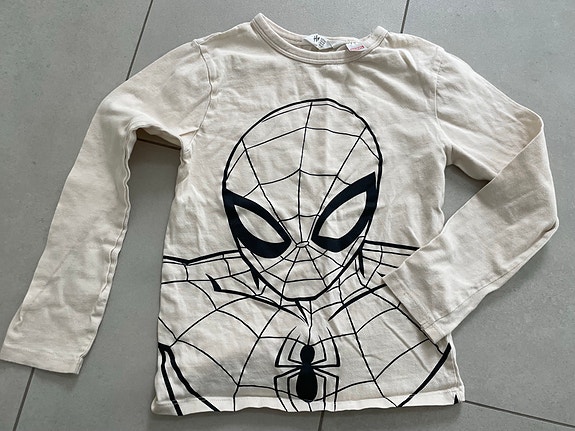 H&M spiderman -paita, koko 122/128