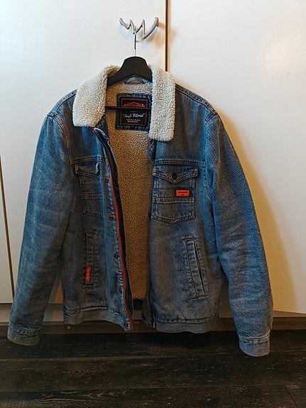 Superdry farkkutakki vuorella