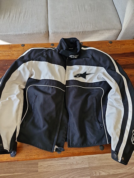 Alpinestars takki musta–valkoinen