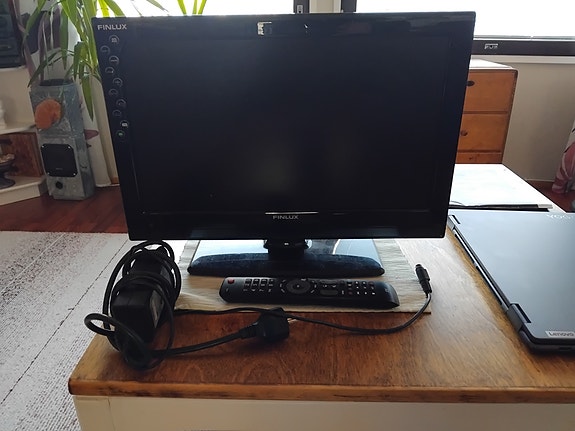 Finlux 19" televisio HDMI- ja VGA-liitännöillä