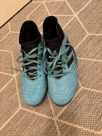 Adidas Nappikset
