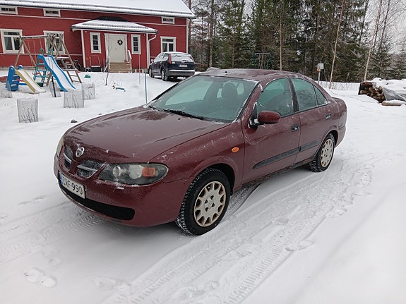 Nissan Almera osina