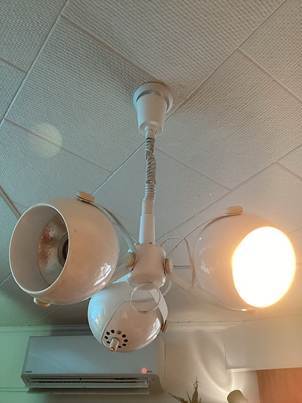 Lampukas kattovalaisin kolmipalloinen