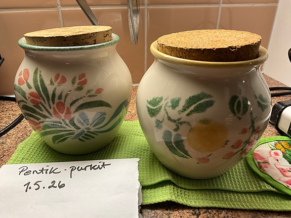 Vanha Pentikin OMENA keittiöpurkki