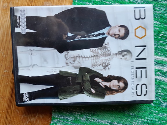 Bones DVD-boksi