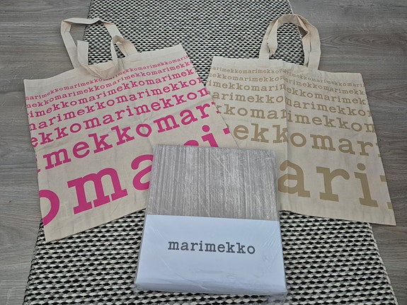 Uusi Marimekko Kuiskaus pussilakana 150x210cm + 2xlogokassi