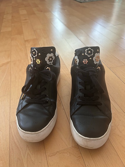 Michael Kors tennarit