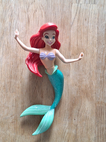Myydään ihana Disney Ariel Pieni Merenneito keräilyfiguuri