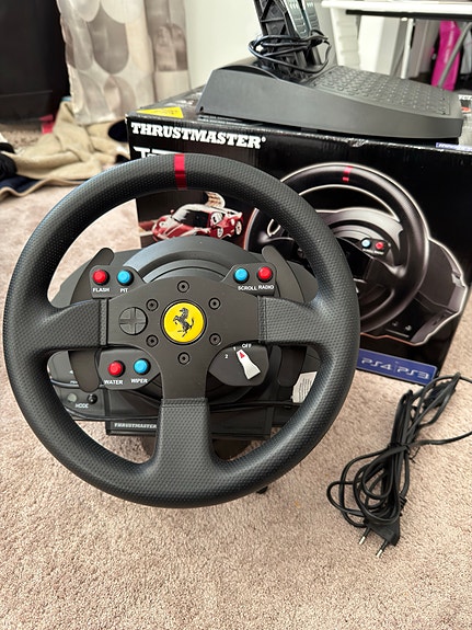 Thrustmaster T300 Ferrari GTE rattiohjain ja polkimet PS5/ PS4/PS3/PC