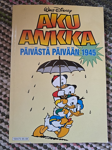 Aku Ankka - Päivästä päivään 1945 -kirja