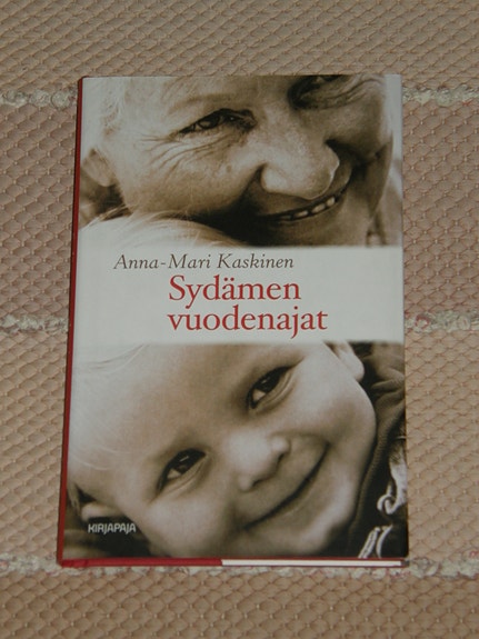 Anna-Mari Kaskinen: Sydämen vuodenajat -kirja