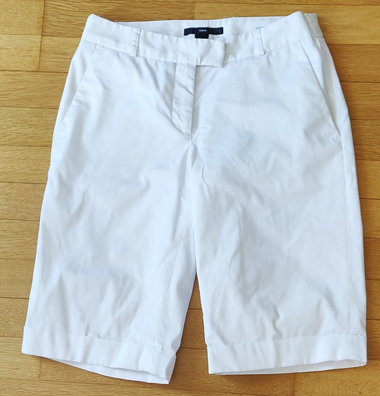 Valkoiset shortsit