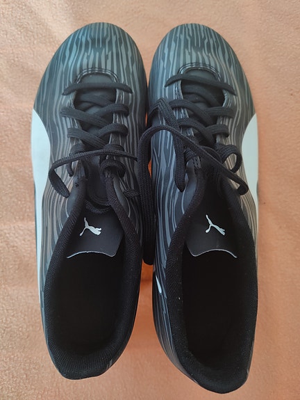 Puma jalkapallokengät koko 41