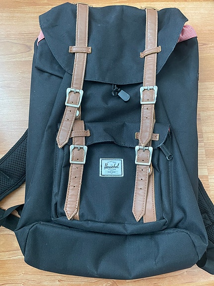 Herschel Little America reppu