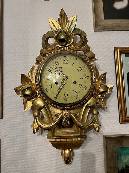 Pendyl eli antiikkinen seinäkello 1900 luvulta