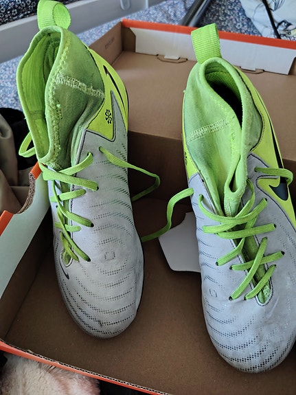 Nike jalkapallokengät