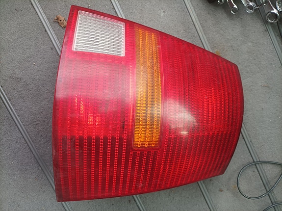 Volkswagen Golf IV variant takavalo, matkustajan puoli