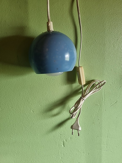 sininen vintage pallovalaisin