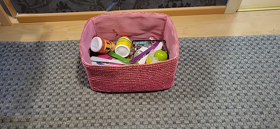 Baby bornin tarvikkeet ja kotileikki tarvikkeita