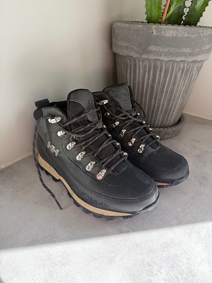 Helly Hansen vaelluskengät koko 37 musta nahkaa