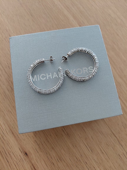 Michael Kors korvarenkaat