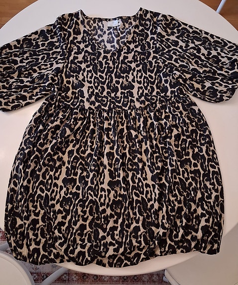Leopardikuvioinen mekko, koko L