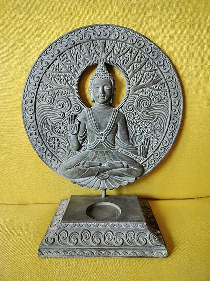 Myydään Partylite Buddha-kynttiläsomiste.