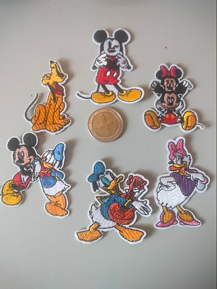 6 kpl Disney hahmot kangasmerkit