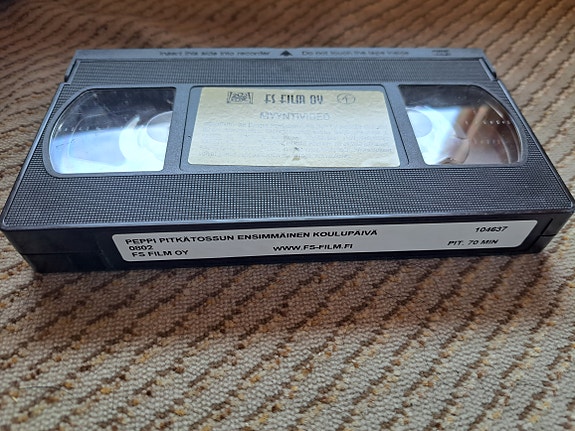 Peppi pitkätossun ensimmäinen koulupäivä vhs