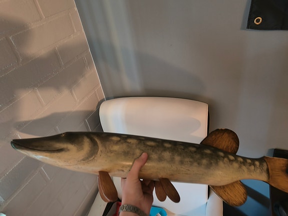käsin veistetty hauki