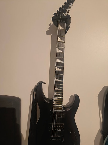 VAIHDETAAN Jackson js22 kitara