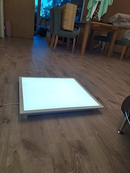 Upotettava 60 x 60 hyvin valaiseva LED-valaisin