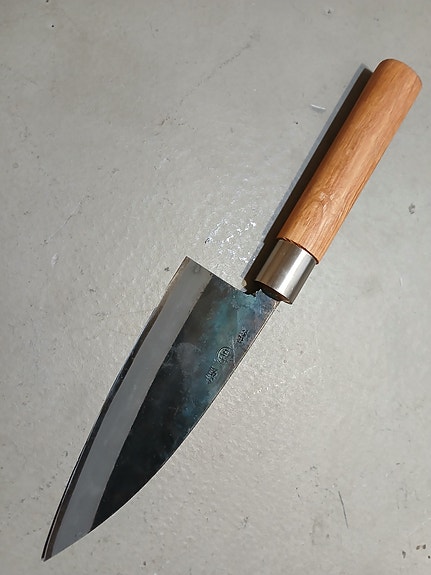 Japanilainen keittiöveitsi, hiiliteräs
