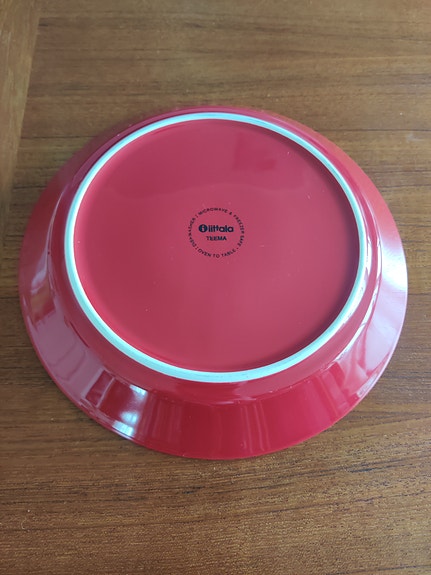 Iittala teema punainen lautanen