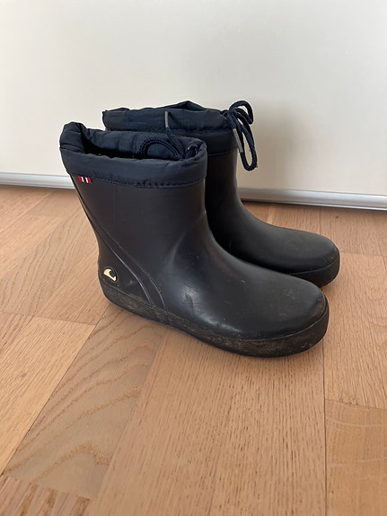 Viking kumisaappaat 29
