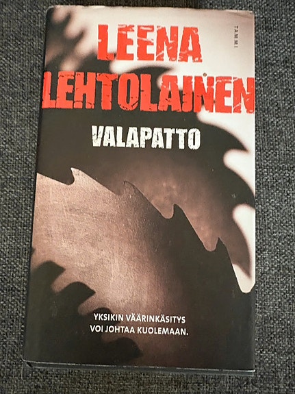 Leena Lehtolainen Valapatto