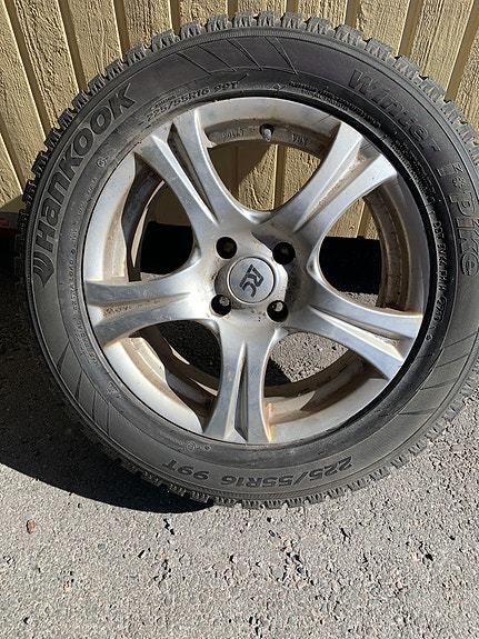 Saksalaiset RC 16" aluvanteet  Hankook  Winter nastakumilla 225/55 R16